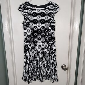 Anne Klein Black White Fit/Flare Dress Women's 6 Capped Sleeve Stretch